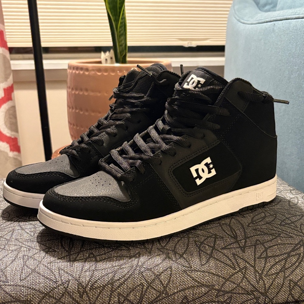 DC Men's Manteca 4 Hi High Top Black Skate Sneakers NEW 11.5